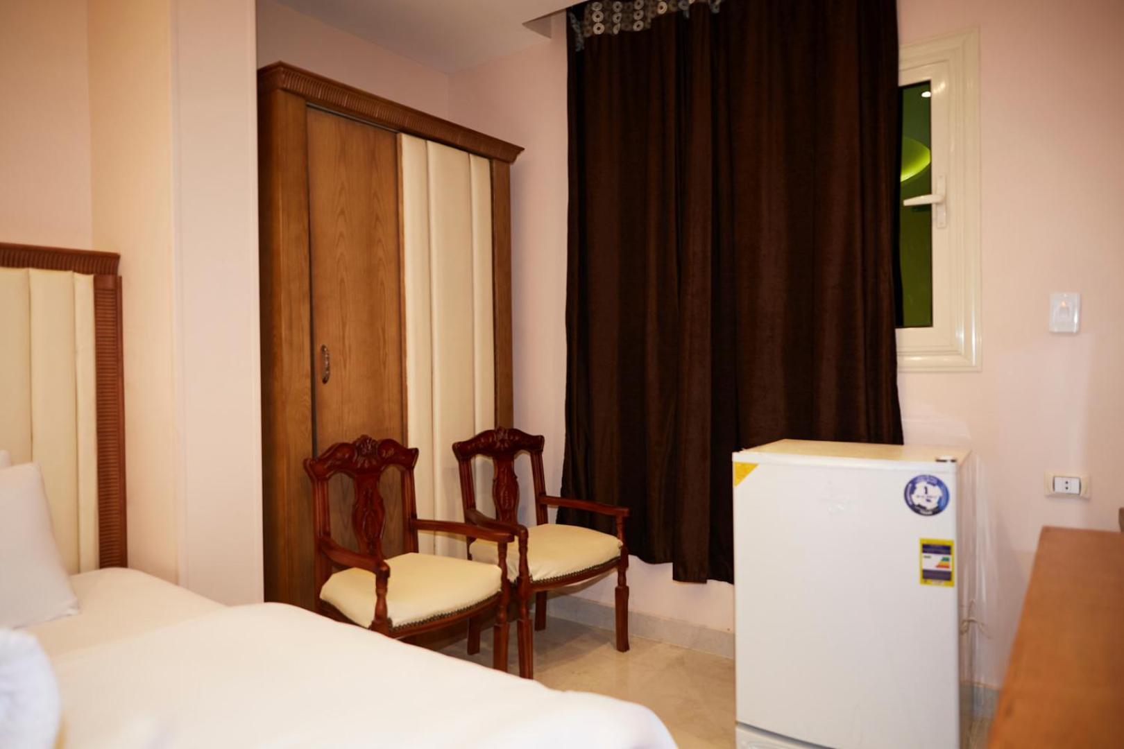 Grand Golden Pyramids View Hotel Kafrat al Jabal Exterior photo