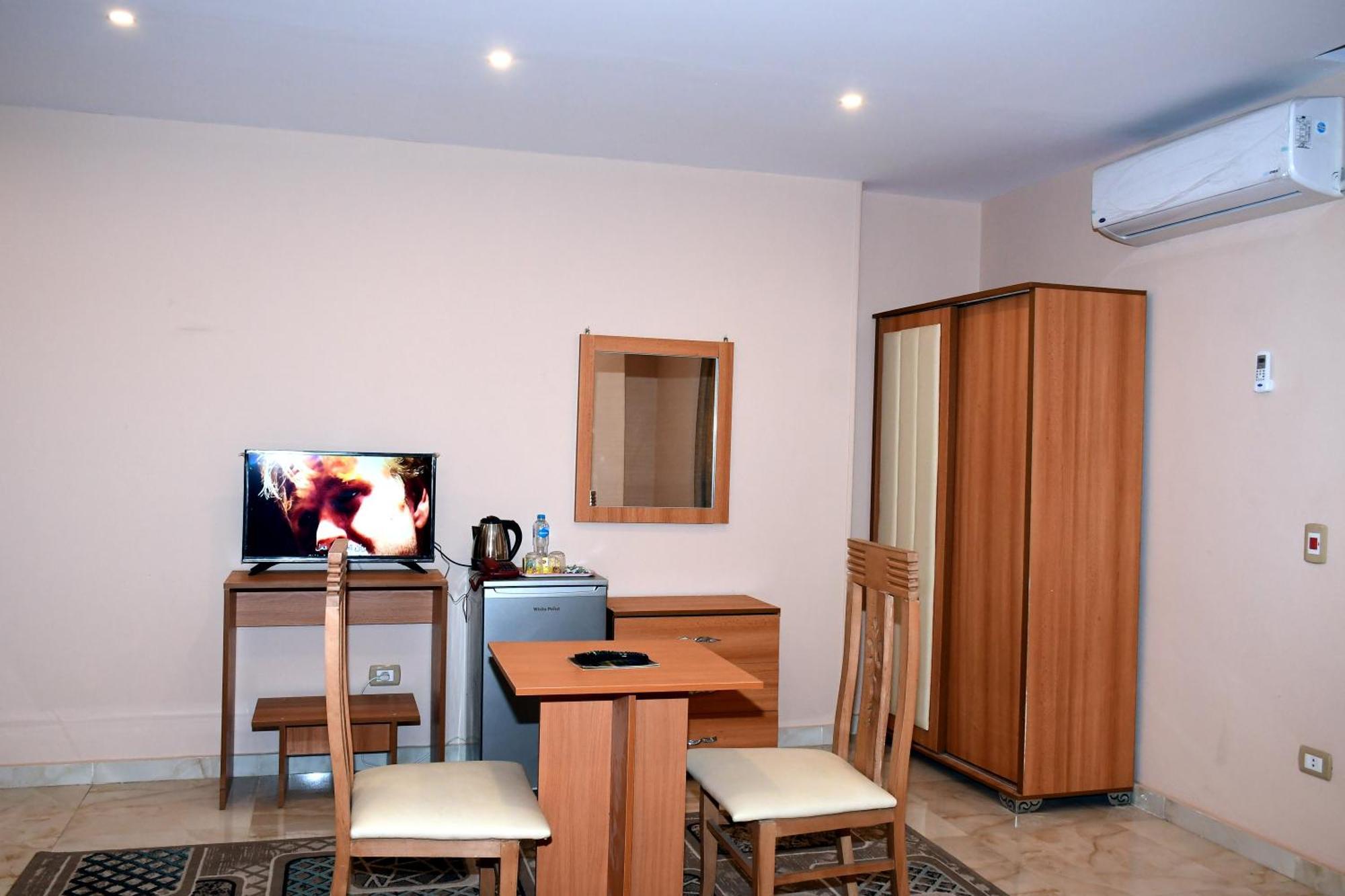 Grand Golden Pyramids View Hotel Kafrat al Jabal Exterior photo