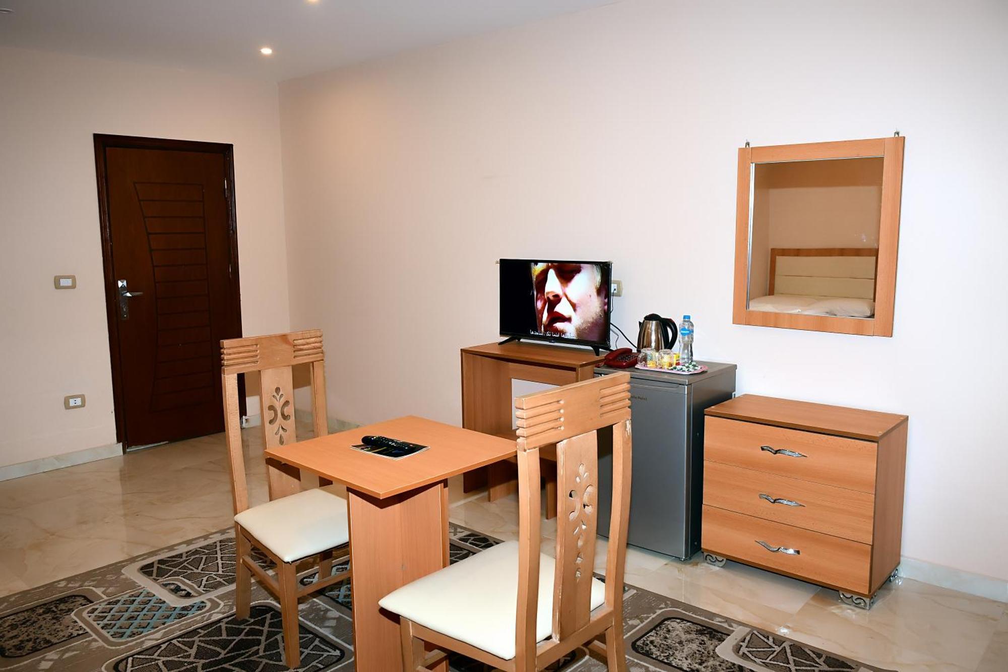 Grand Golden Pyramids View Hotel Kafrat al Jabal Exterior photo