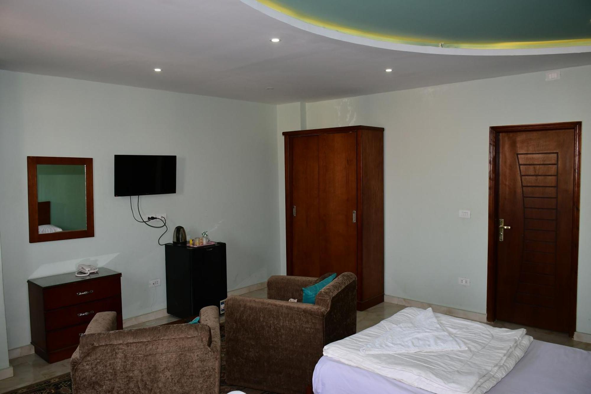 Grand Golden Pyramids View Hotel Kafrat al Jabal Exterior photo
