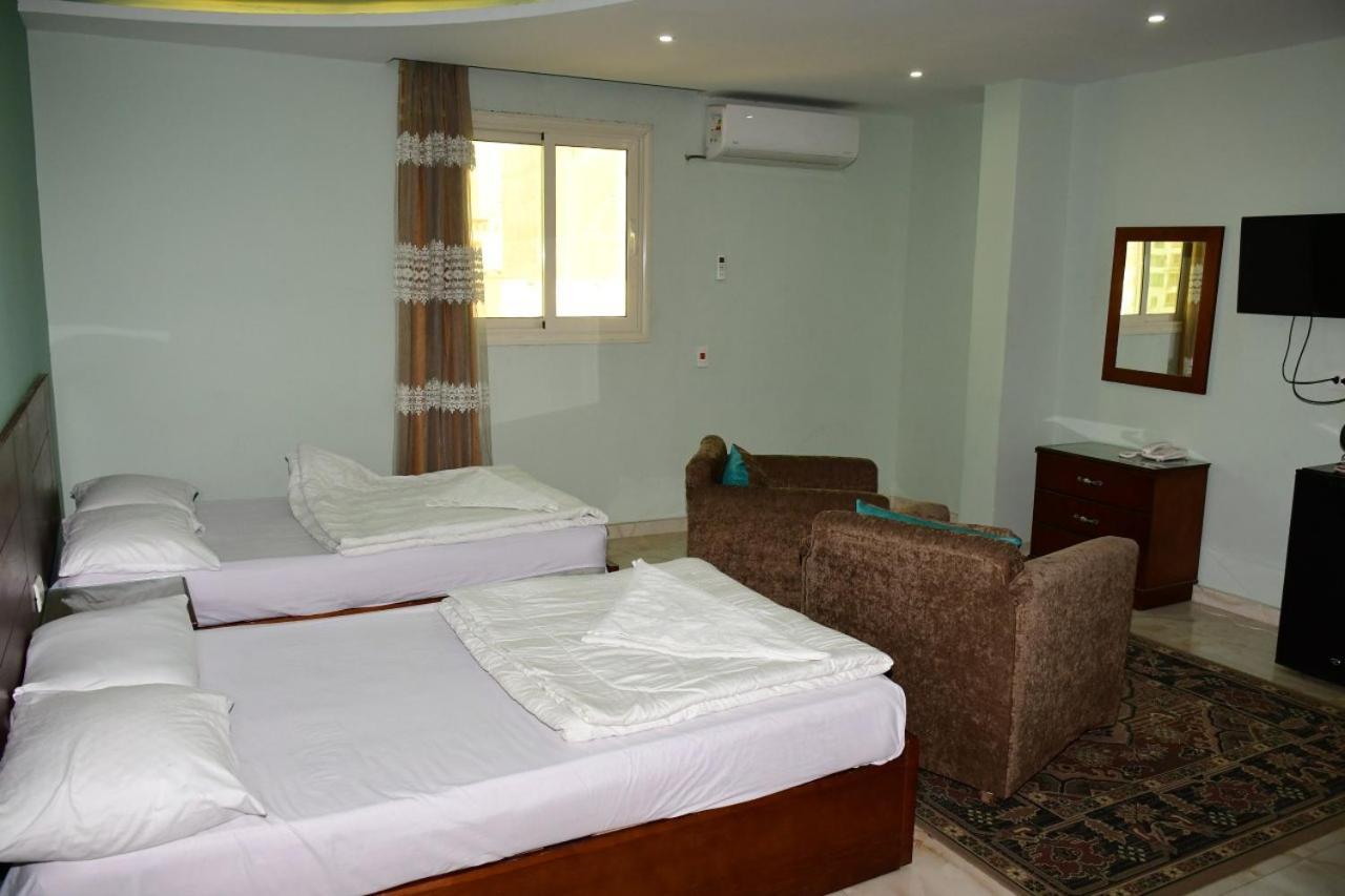 Grand Golden Pyramids View Hotel Kafrat al Jabal Exterior photo